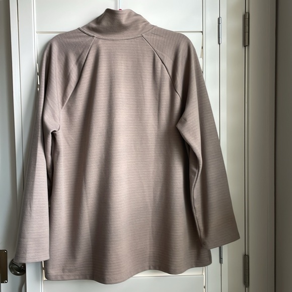 Weekend by Chico's women's taupe long sleeve pullover knit tunic top GUC - Picture 8 of 8